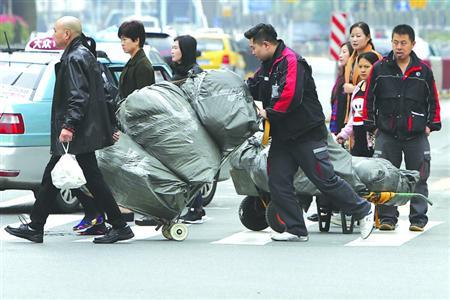 德普瑞工業品商城—雙十一 快遞公司啟用機器人分揀包裹